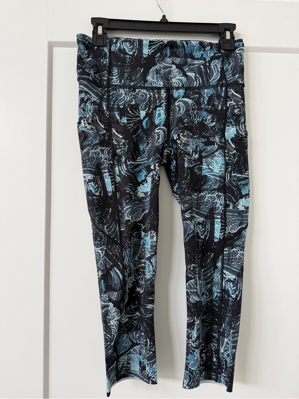 lululemon athletica Black & Light Blue Abstract Print Leggings